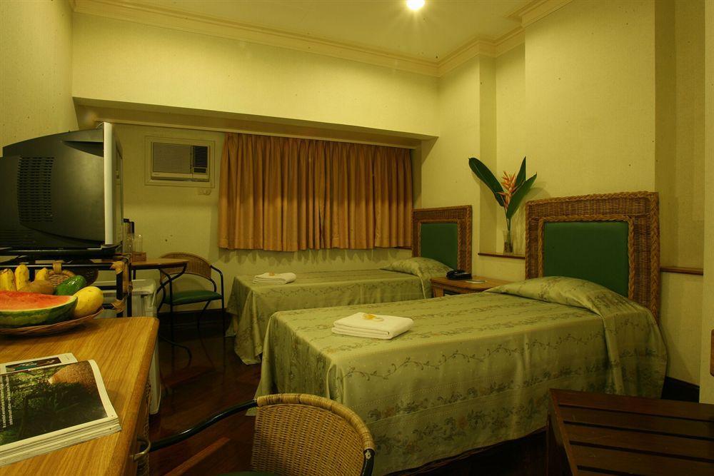 เดอะ เลเจนด์ พาลาวัน Hotel Puerto Princesa ภายนอก รูปภาพ