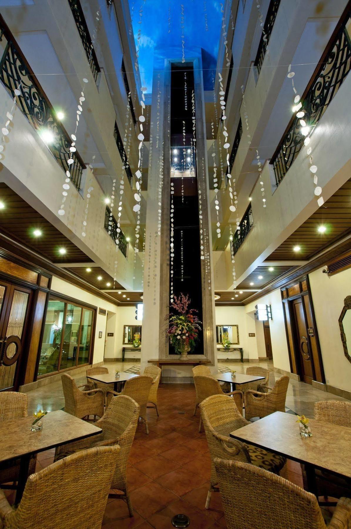 เดอะ เลเจนด์ พาลาวัน Hotel Puerto Princesa ภายนอก รูปภาพ
